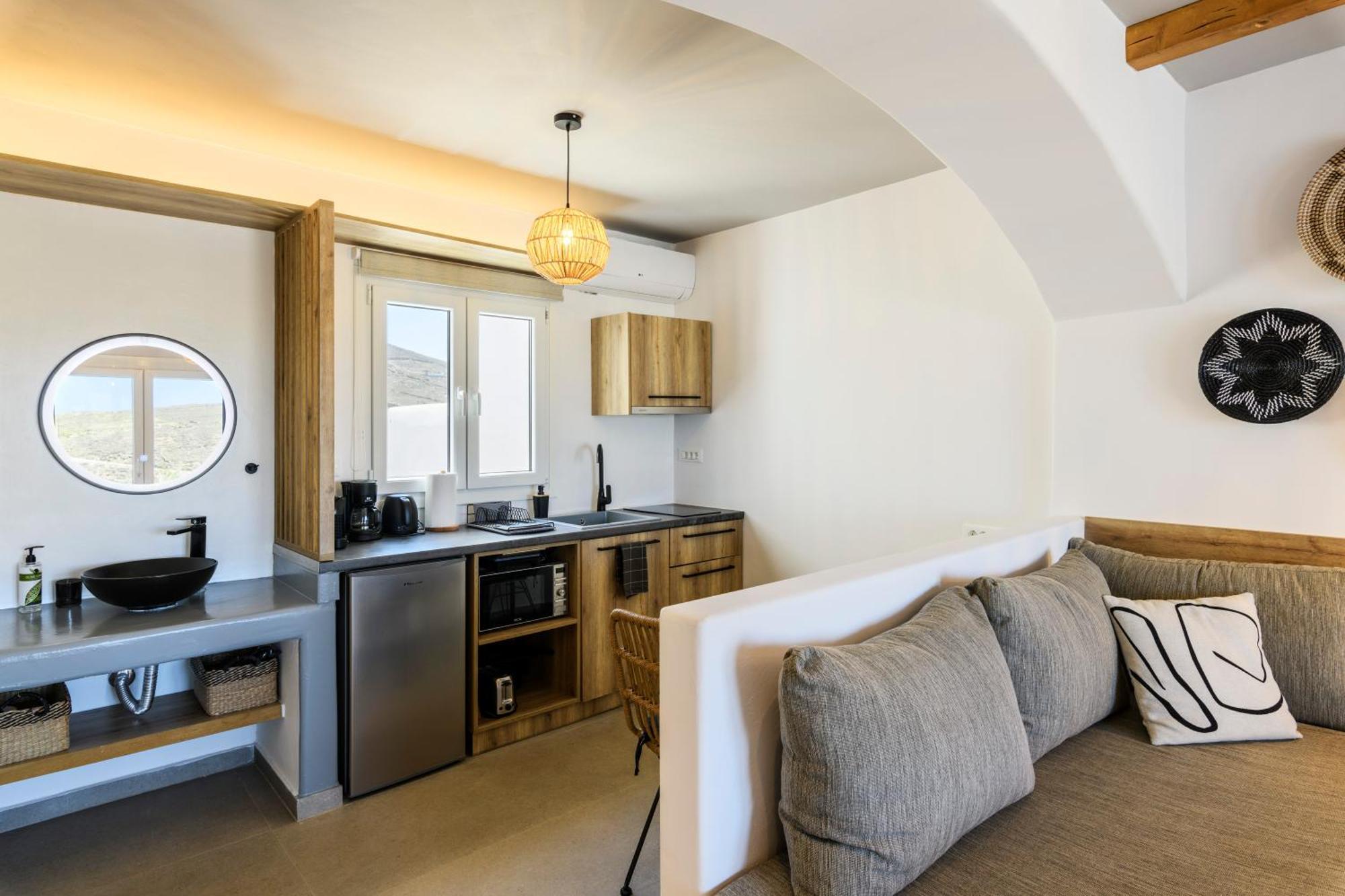 The Mykonist Merchia Beach Villas & Suites Esterno foto