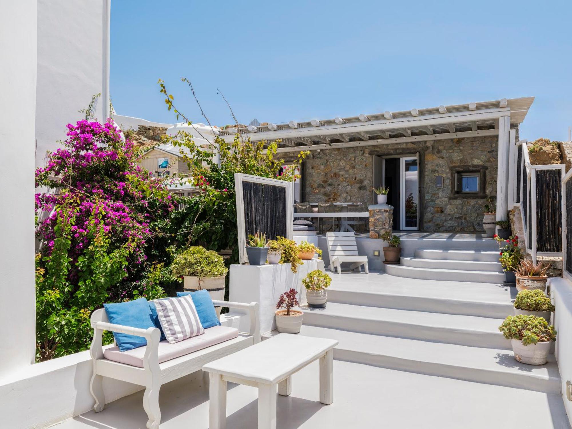 The Mykonist Merchia Beach Villas & Suites Esterno foto